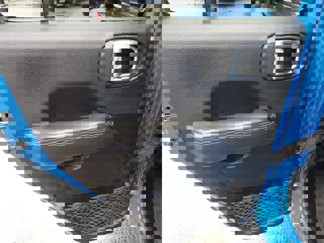 Certified 2022 Jeep Wrangler Unlimited Sahara w/ Safety Group image 18