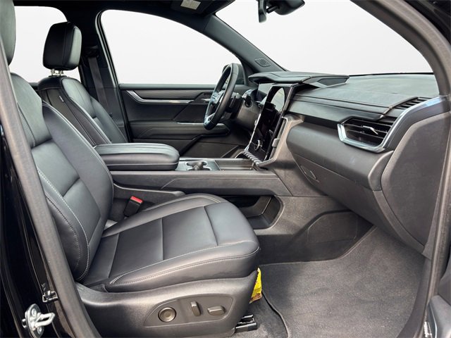 Used 2024 GMC Acadia Elevation image 15