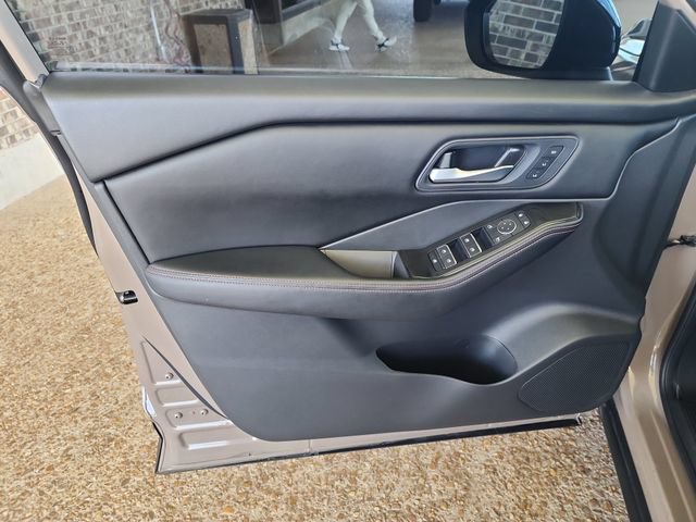 Used 2025 Nissan Rogue SV w/ Rock Creek Premium Package AWD/4WD image 8