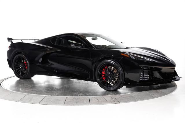 Used 2023 Chevrolet Corvette Stingray Coupe w/ Z51 Performance Package image 11