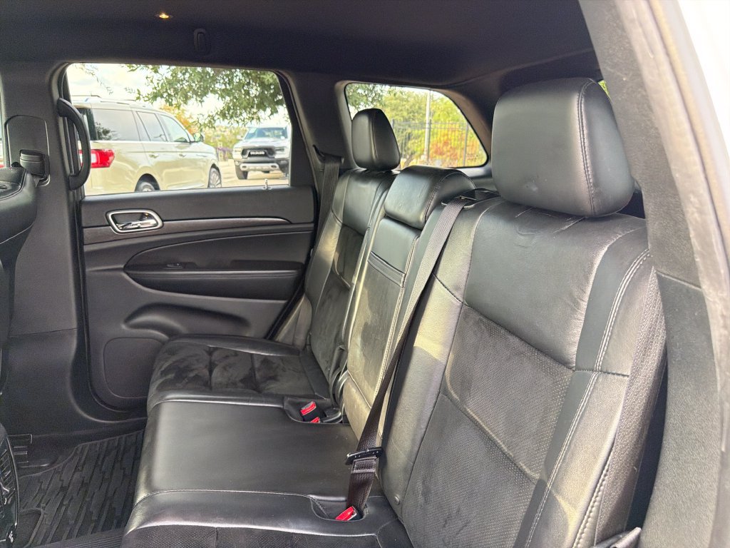 Used 2017 Jeep Grand Cherokee Altitude AWD/4WD image 32