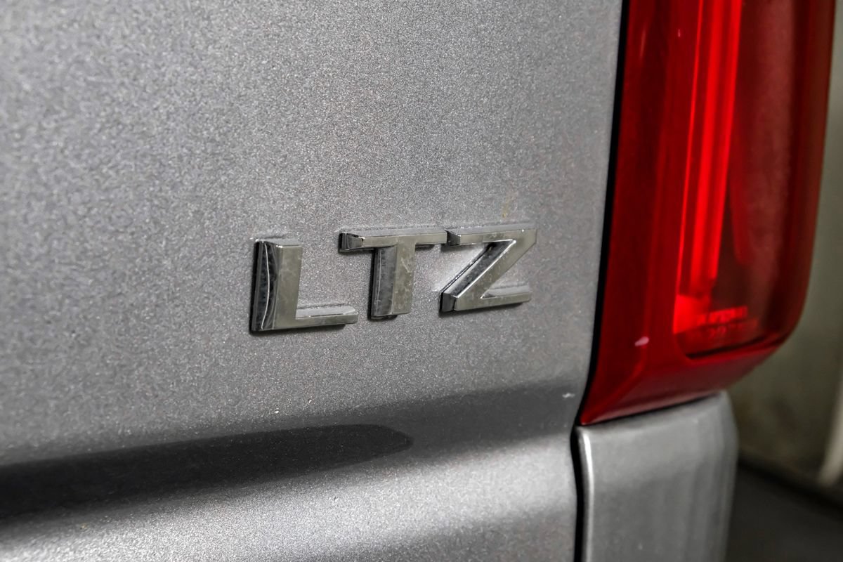 Used 2025 Chevrolet Silverado 3500 LTZ w/ LTZ Convenience Package AWD/4WD image 46
