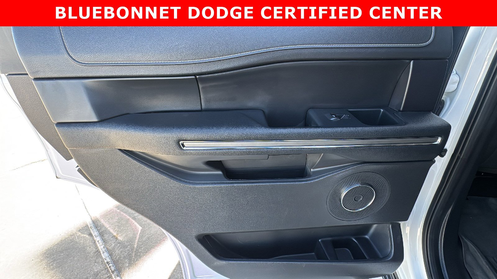 Used 2023 Ford Expedition XLT image 17