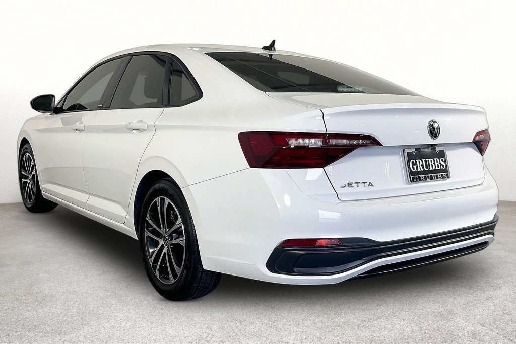 Used 2024 Volkswagen Jetta Sport FWD image 14