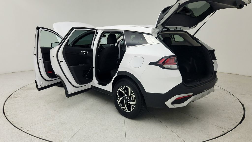 Used 2025 Kia Sportage LX FWD image 12
