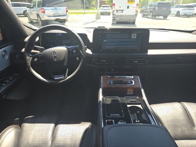 Certified 2025 Lincoln Aviator Black Label AWD/4WD image 36
