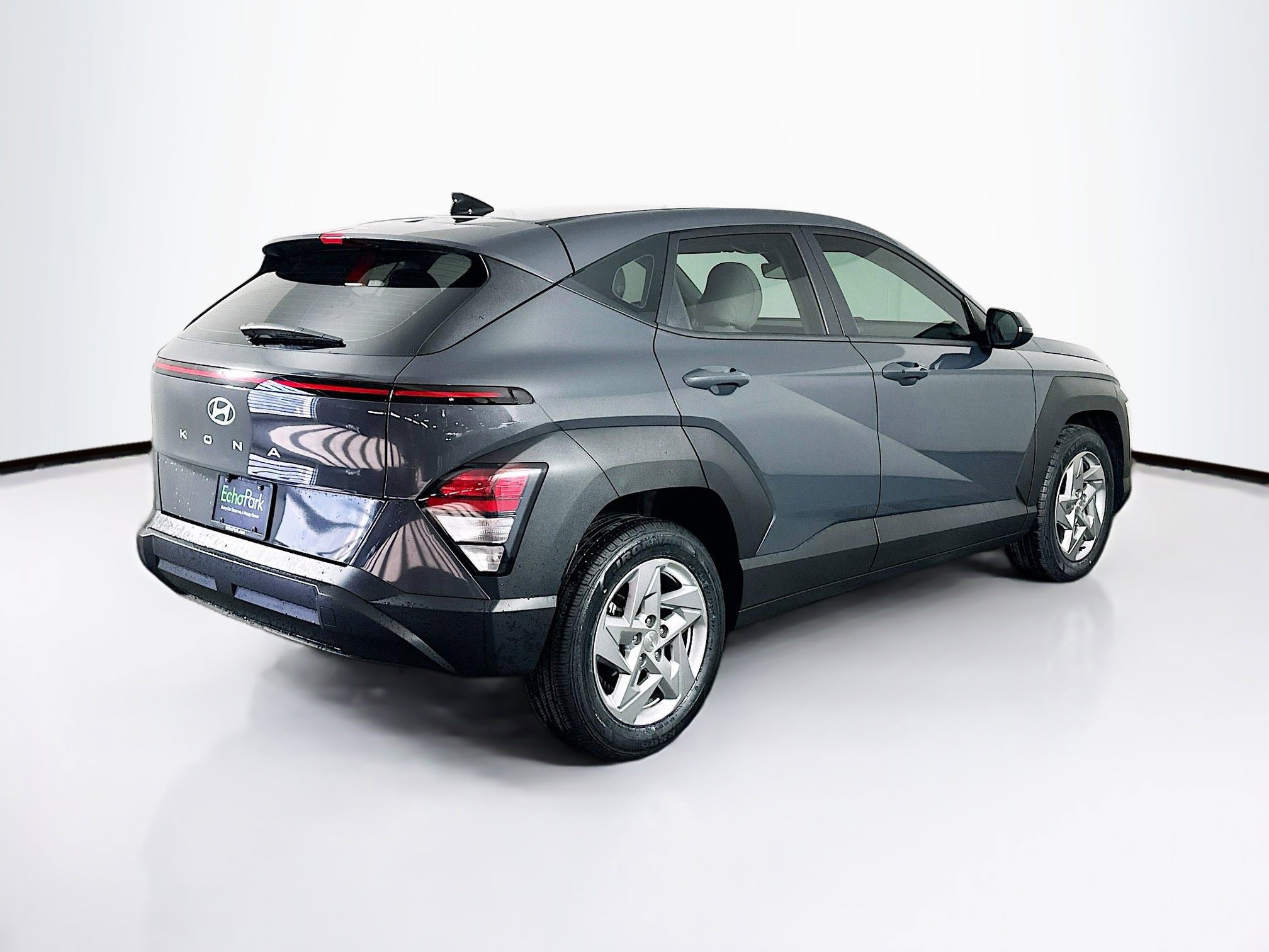 Used 2024 Hyundai Kona SE image 9