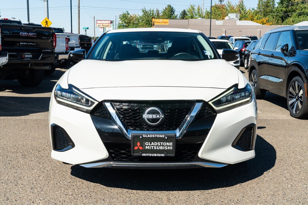 Used 2023 Nissan Maxima SV w/ Floor Mat Group image 2