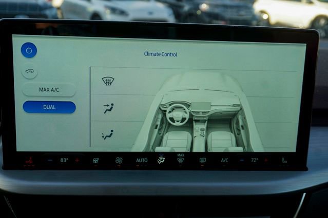 Used 2025 Ford Escape Platinum image 18