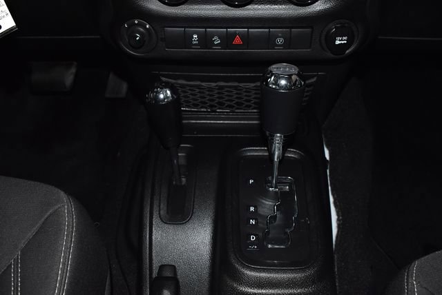 Used 2017 Jeep Wrangler Unlimited Sahara w/ Max Tow Package image 17