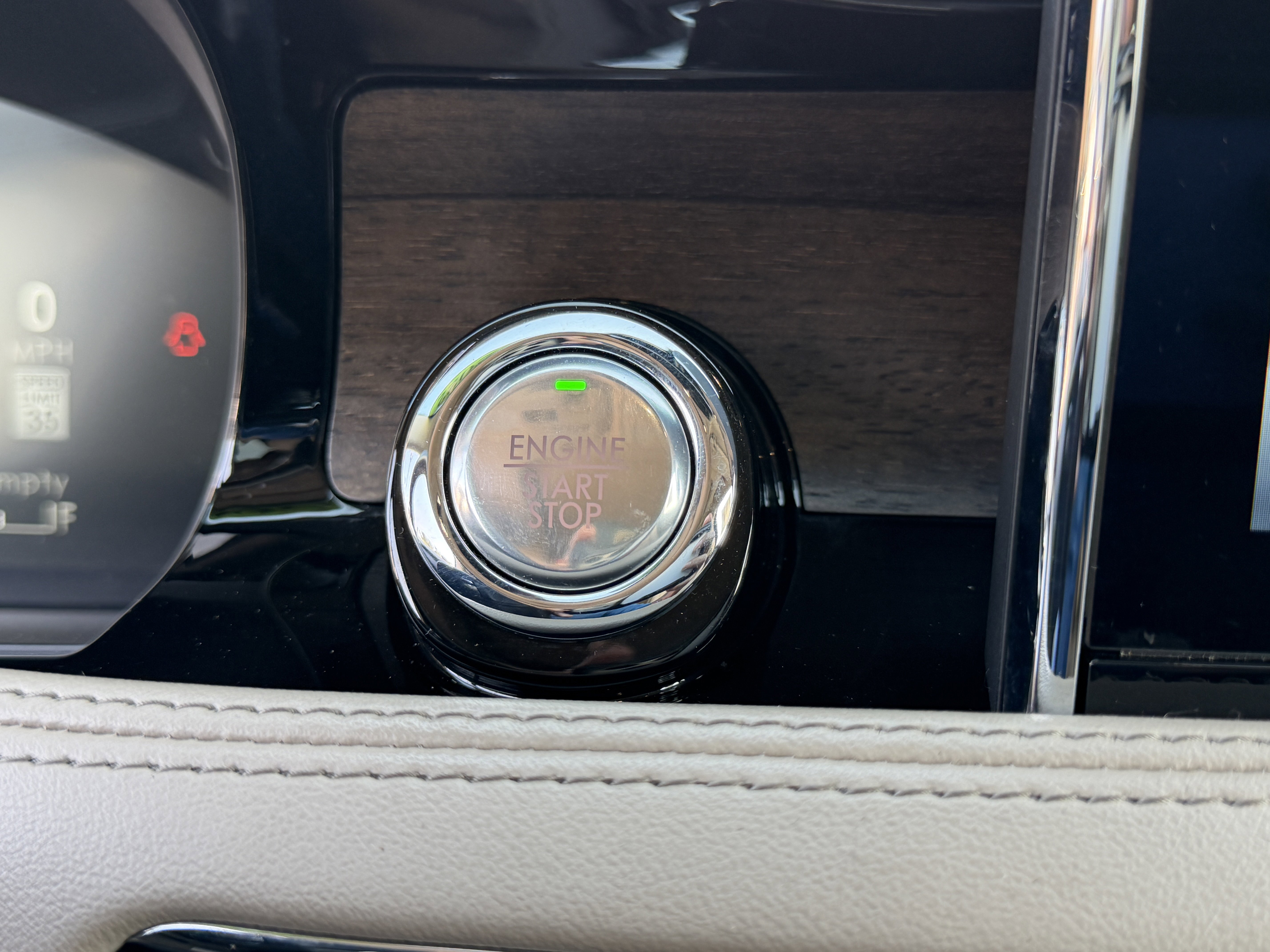 Used 2022 Lincoln Corsair Reserve w/ Equipment Group 201A image 16