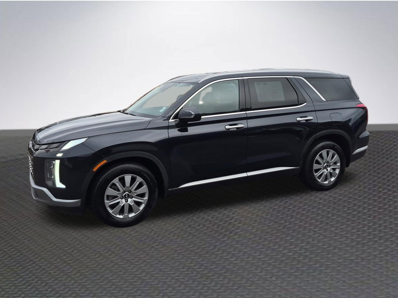 Used 2023 Hyundai Palisade SEL image 2