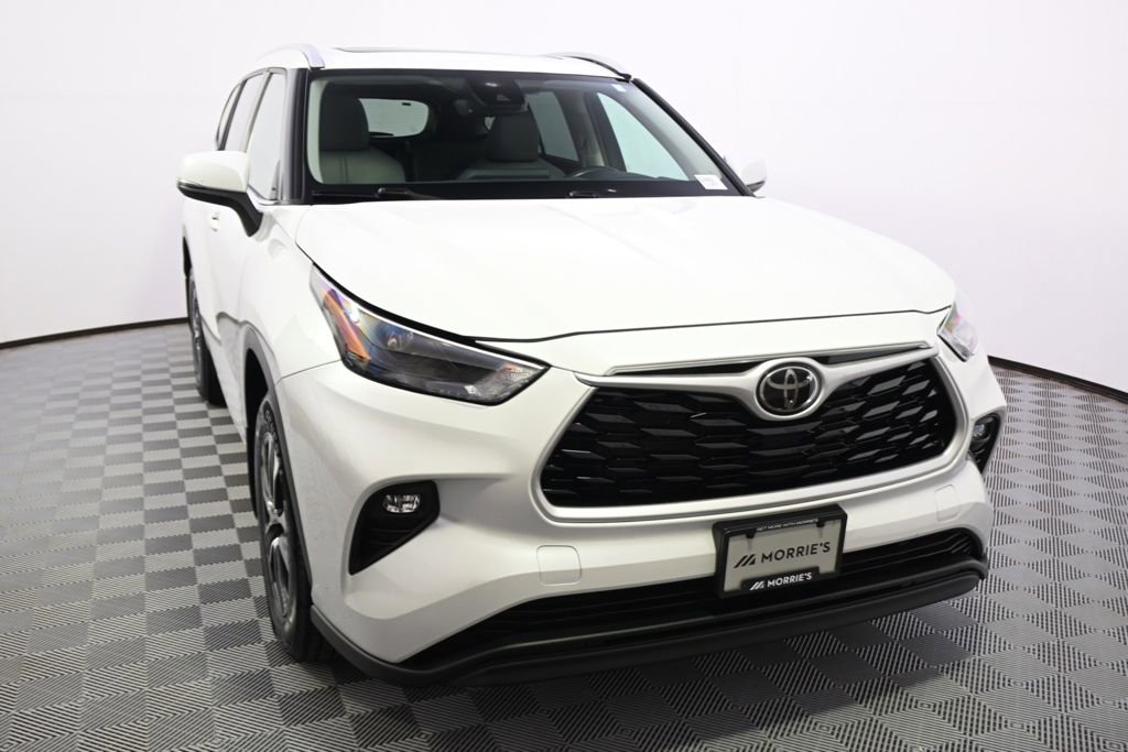 Used 2022 Toyota Highlander XLE image 9