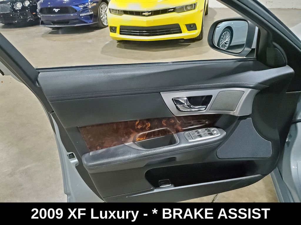 Used 2009 Jaguar XF Luxury image 8