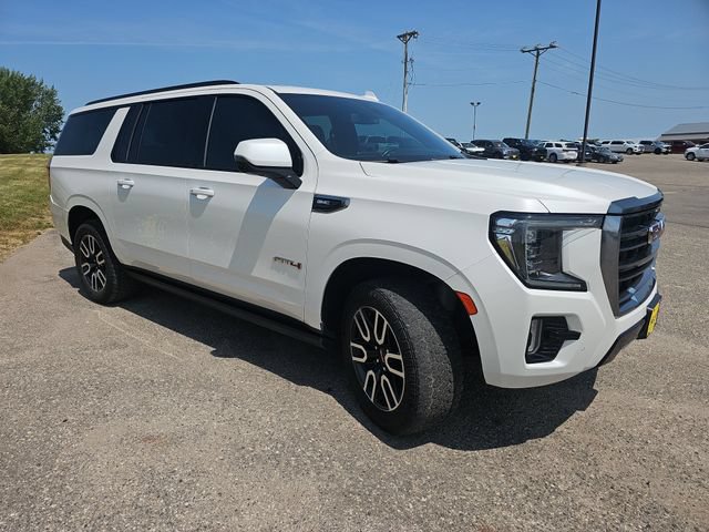 Used 2021 GMC Yukon XL AT4 w/ AT4 Premium Plus Package AWD/4WD image 7