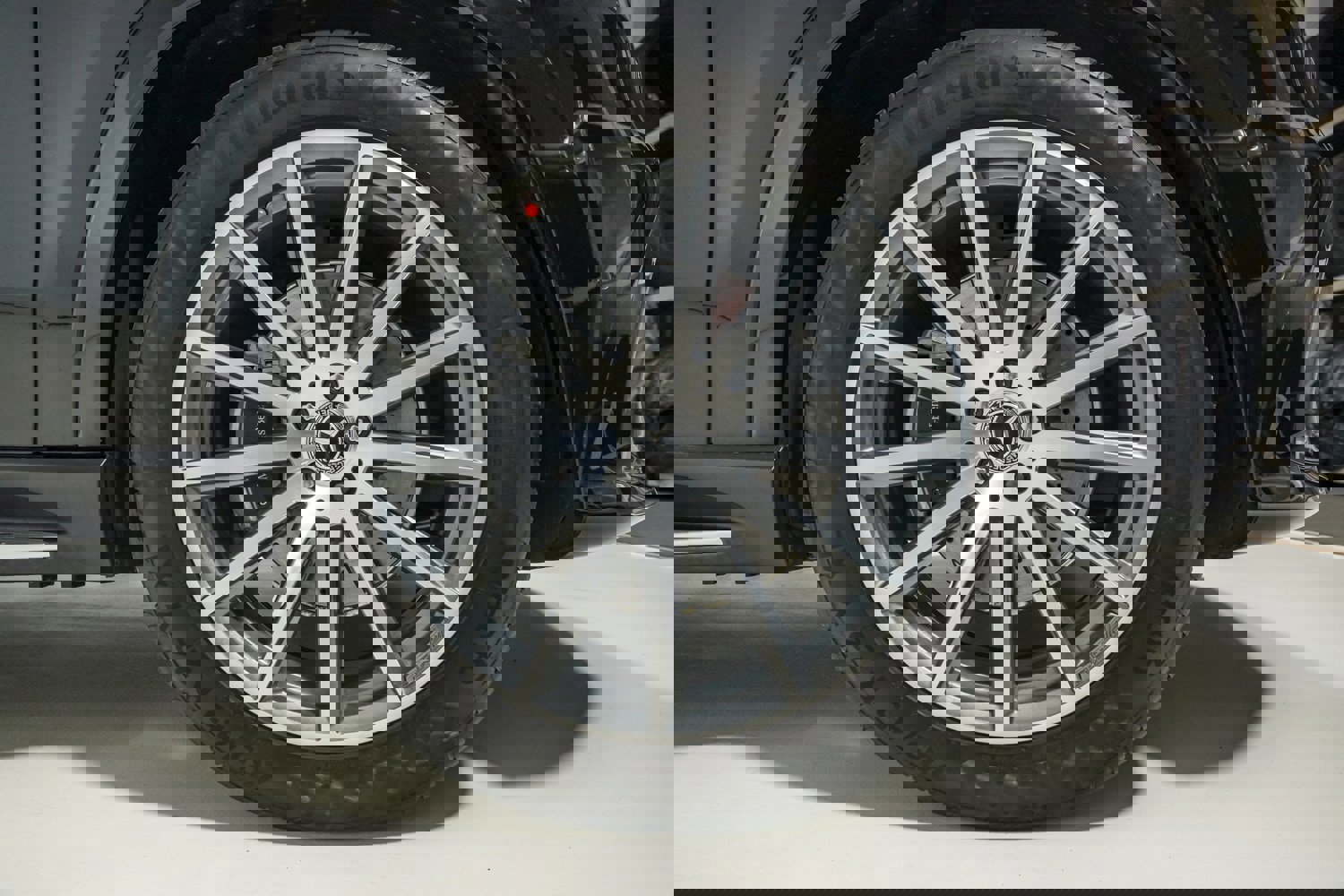 Used 2024 Mercedes-Benz GLS 580 4MATIC image 11