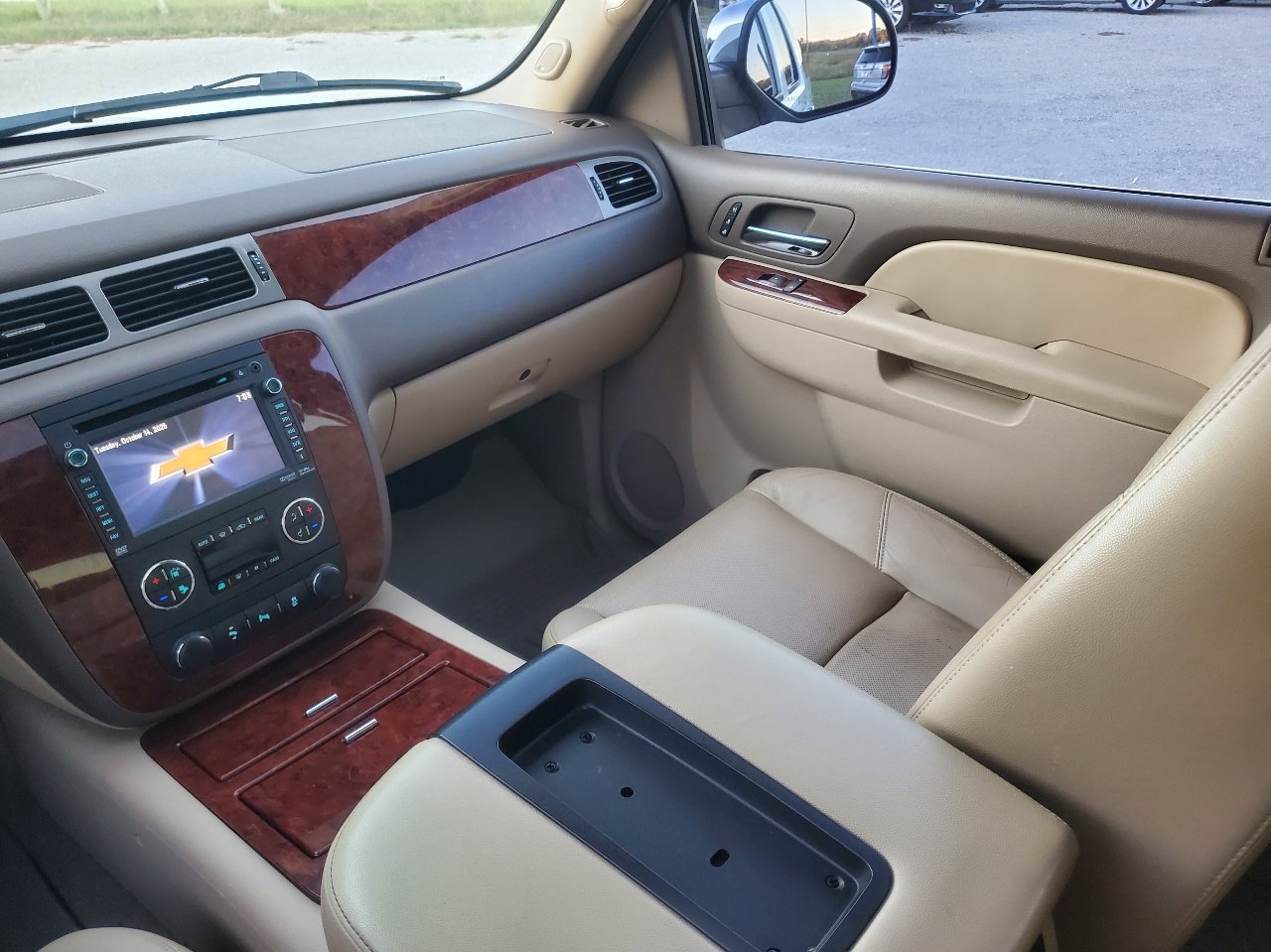 Used 2013 Chevrolet Tahoe LTZ image 38