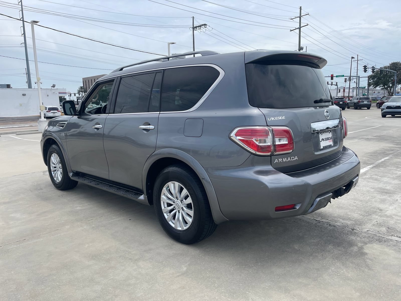 Used 2019 Nissan Armada SV w/ Driver Package RWD image 3
