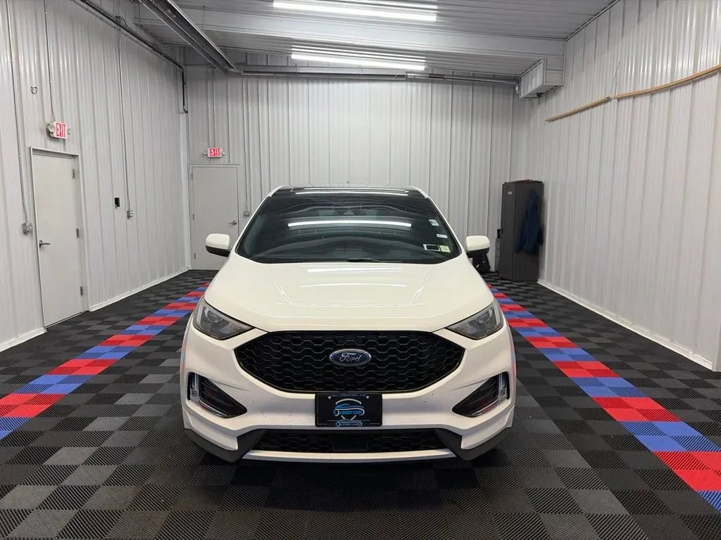 Used 2022 Ford Edge ST-Line w/ Cold Weather Package AWD/4WD image 8