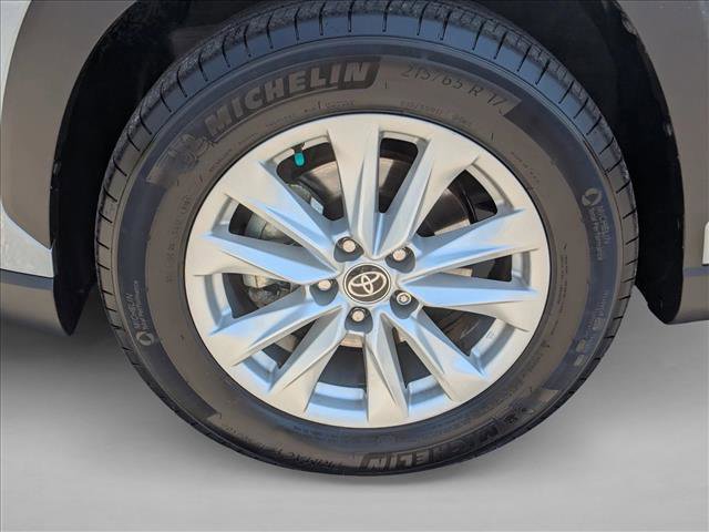 Used 2024 Toyota Corolla Cross LE FWD image 22