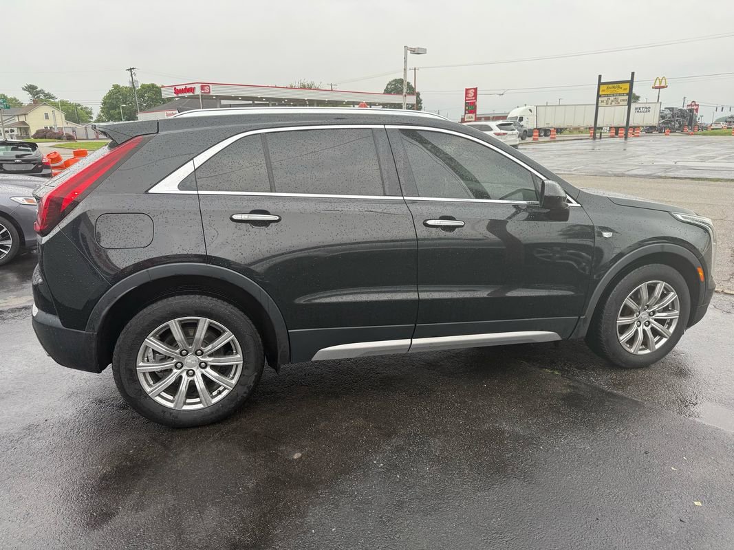 Used 2019 Cadillac XT4 Premium Luxury image 3