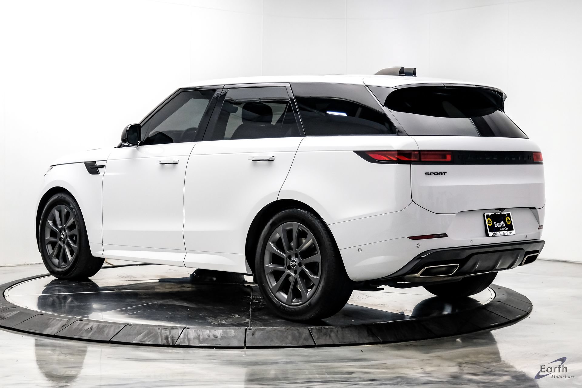 Used 2024 Land Rover Range Rover Sport Dynamic SE AWD/4WD image 10