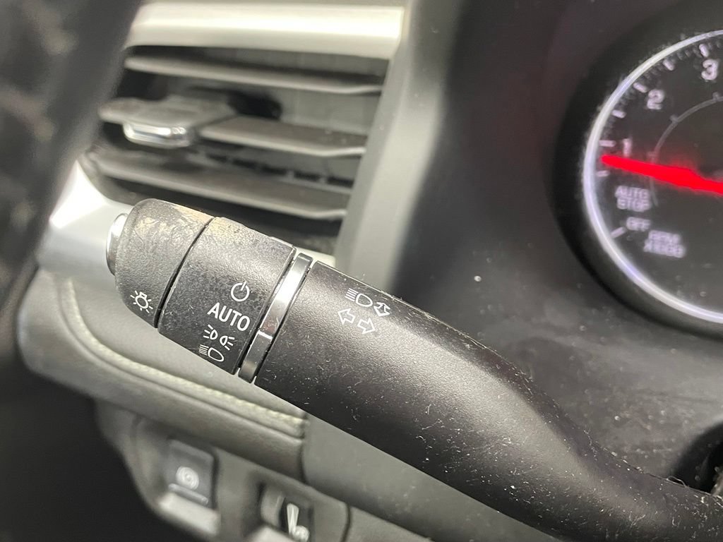 Used 2020 GMC Acadia SLE AWD/4WD image 29