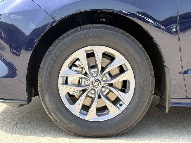 New 2026 Toyota Sienna XLE FWD image 10