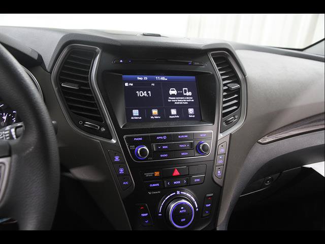 Used 2017 Hyundai Santa Fe SE AWD/4WD image 9