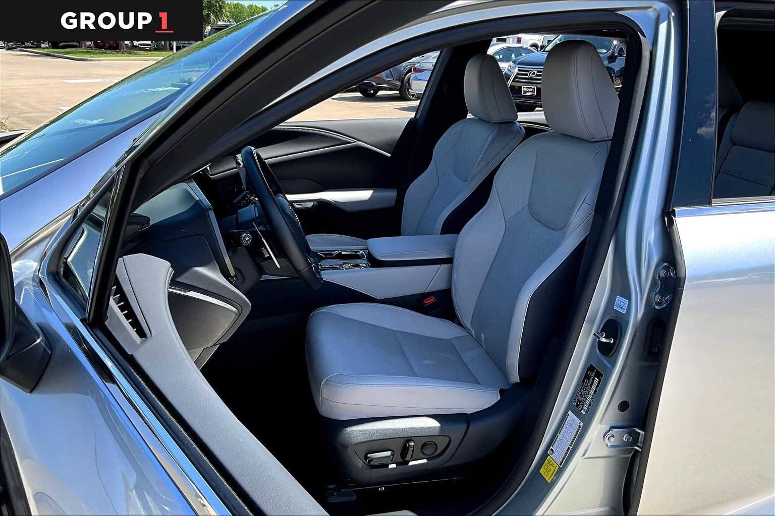 Used 2025 Lexus RX 350 Premium Plus w/ Accessory Package (Z1) image 7