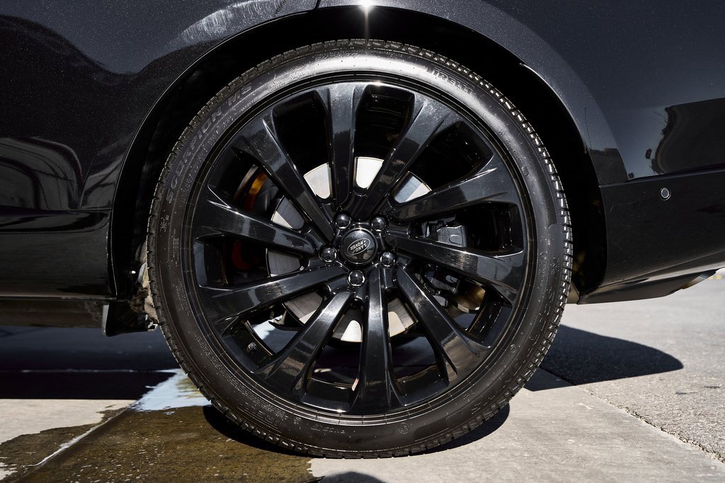 Used 2025 Land Rover Range Rover Long Wheelbase Autobiography image 17