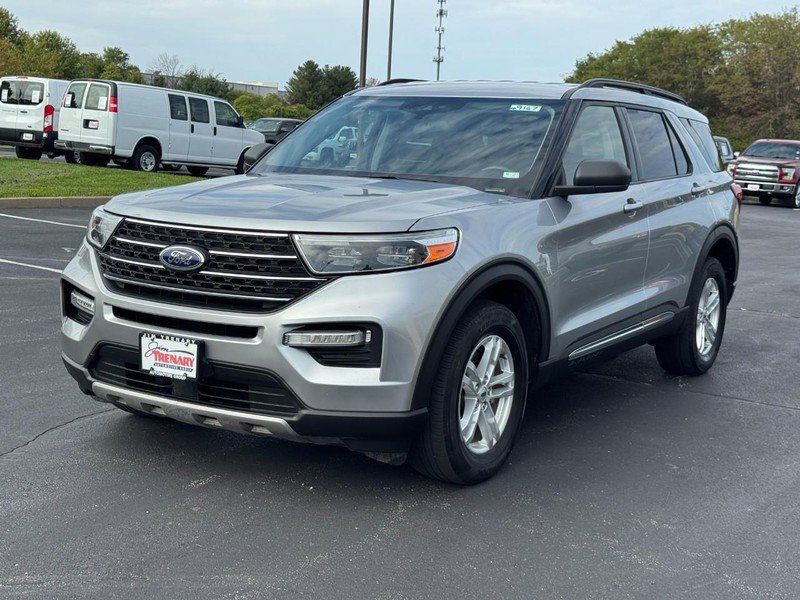 Used 2023 Ford Explorer XLT w/ Equipment Group 202A image 8