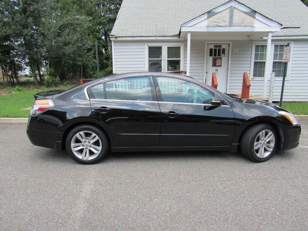 Used 2012 Nissan Altima 3.5 SR w/ Sport Pkg FWD image 4