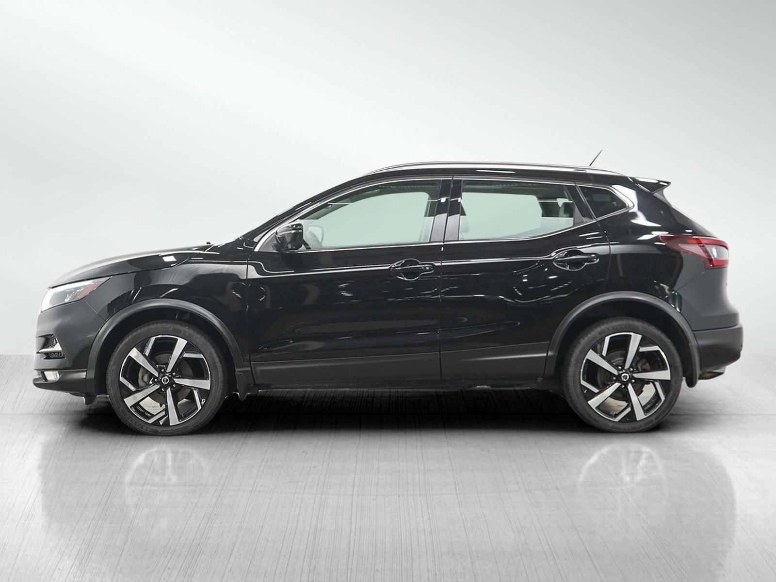 Used 2020 Nissan Rogue Sport SL w/ Premium Package AWD/4WD image 2