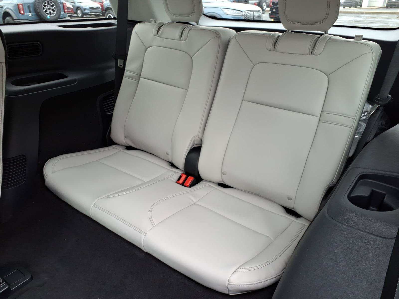 New 2026 Lincoln Aviator AWD image 8