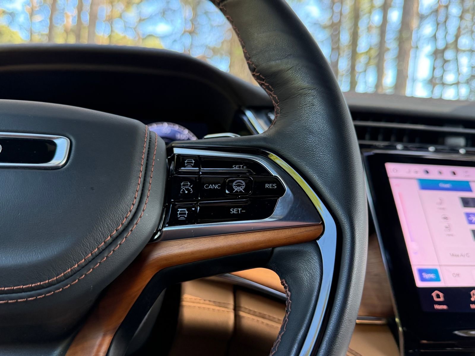 Used 2024 Jeep Grand Cherokee L Summit image 27