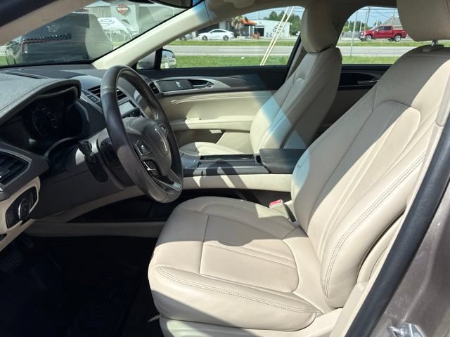 Used 2020 Lincoln MKZ w/ Convenience Package FWD image 10
