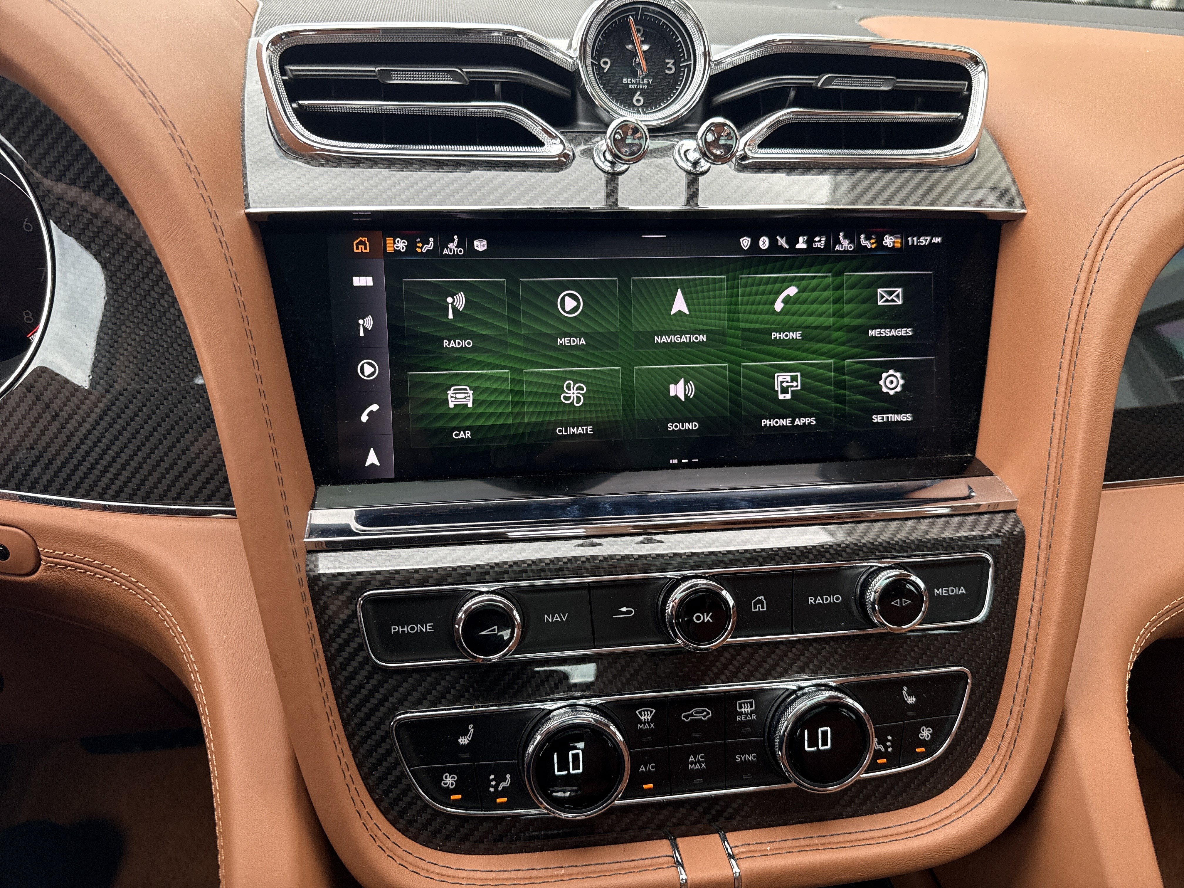 Used 2023 Bentley Bentayga AWD/4WD image 22