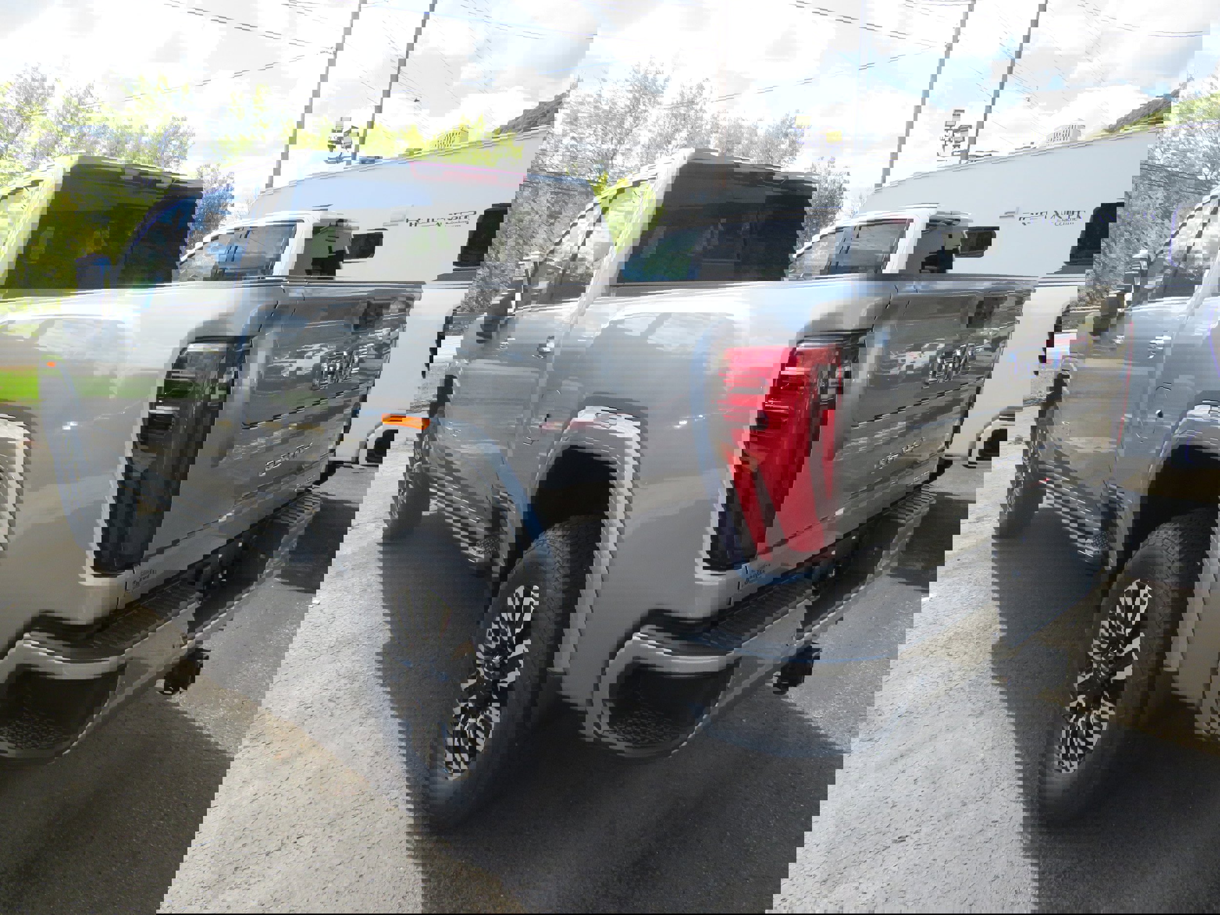 New 2025 GMC Sierra 2500 Denali Ultimate video 4