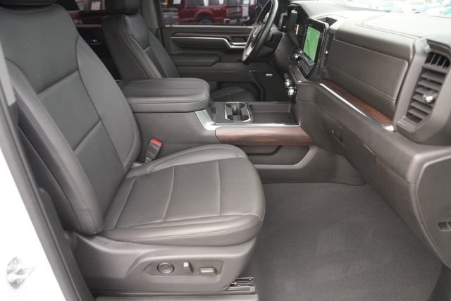 Used 2025 GMC Sierra 2500 SLT w/ SLT Convenience Package AWD/4WD image 18