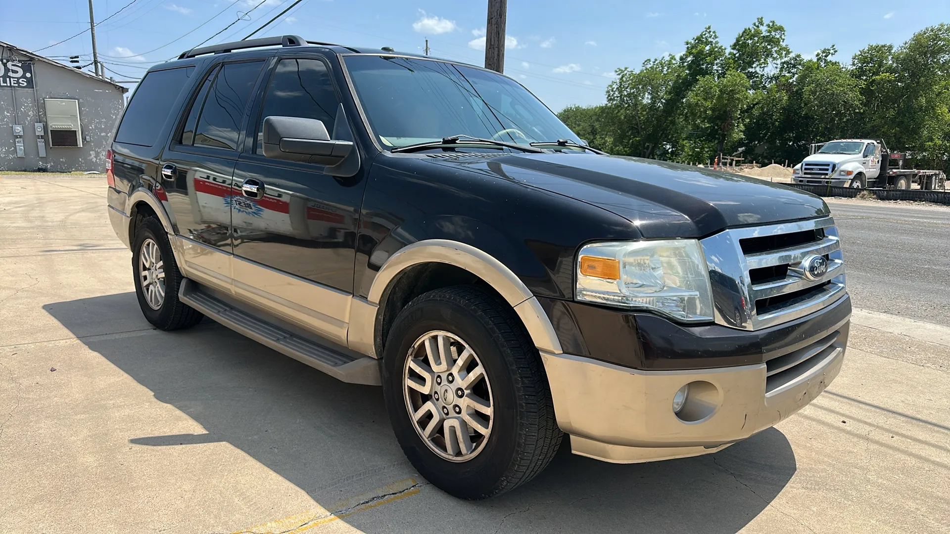 Used 2013 Ford Expedition XLT RWD image 7