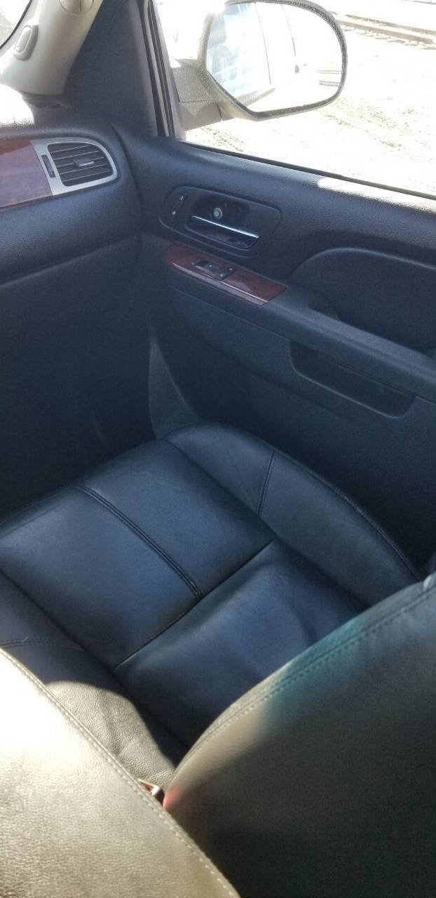 Used 2011 Chevrolet Silverado 1500 LTZ w/ LTZ White Diamond Edition image 6