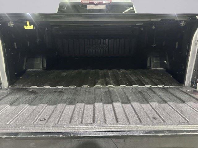 Used 2021 Chevrolet Silverado 1500 High Country w/ Technology Package AWD/4WD image 32
