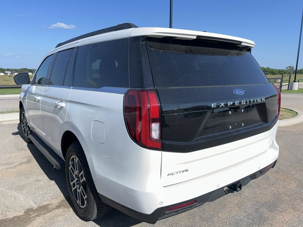 Used 2025 Ford Expedition Active AWD/4WD image 4