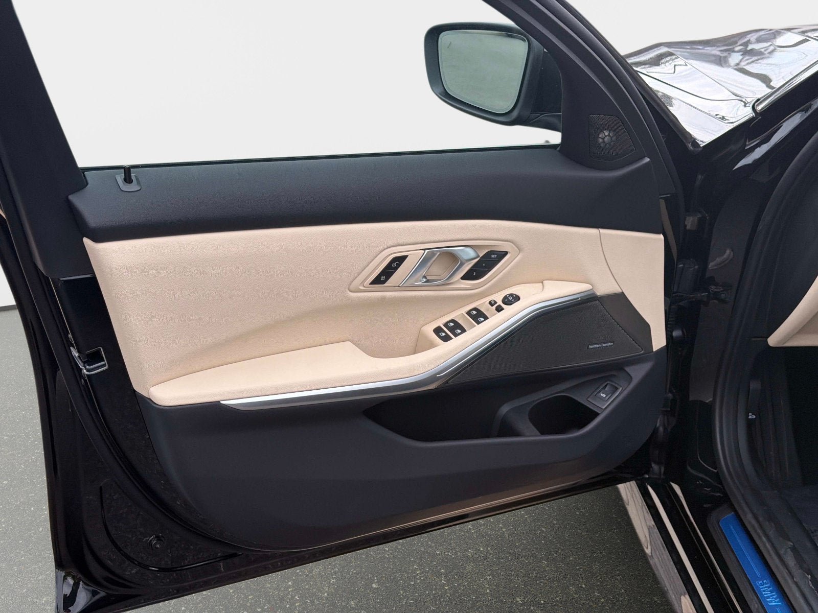 New 2026 BMW 330i Sedan w/ Convenience Package RWD image 16