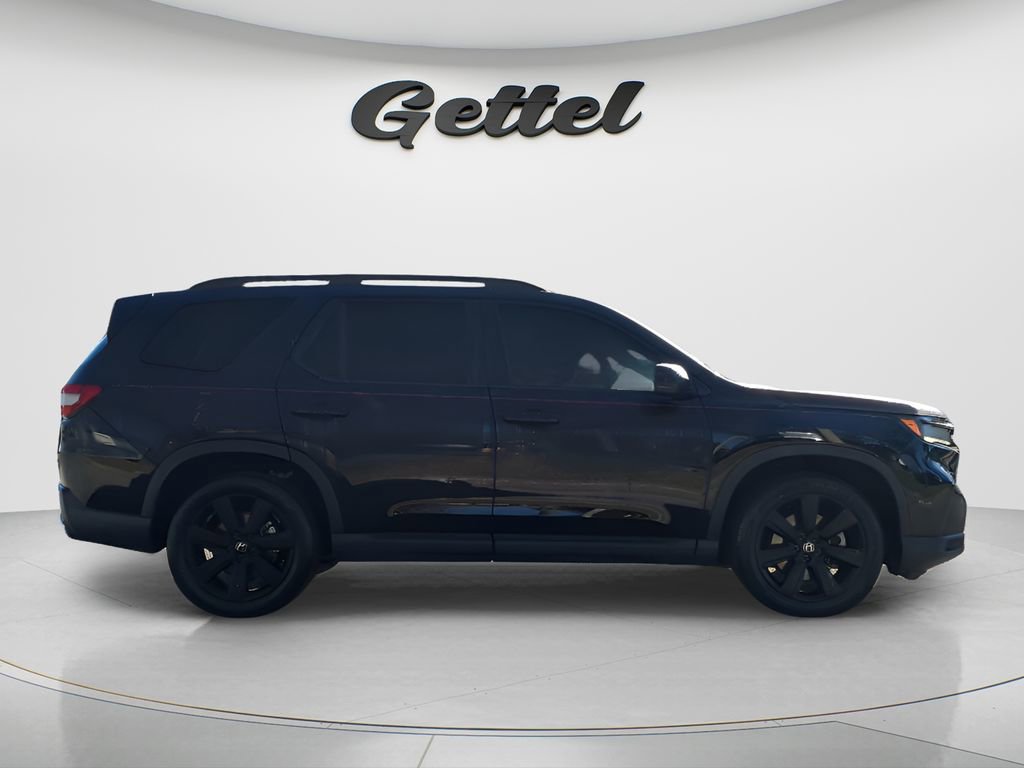 Used 2025 Honda Pilot Black Edition image 4