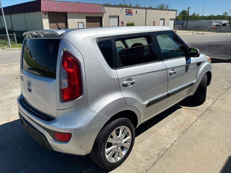 Used 2012 Kia Soul + image 3