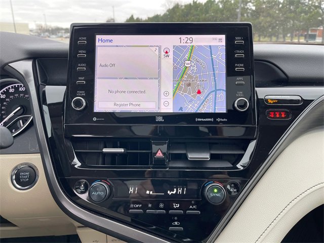 Used 2024 Toyota Camry XLE w/ Navigation Package image 27