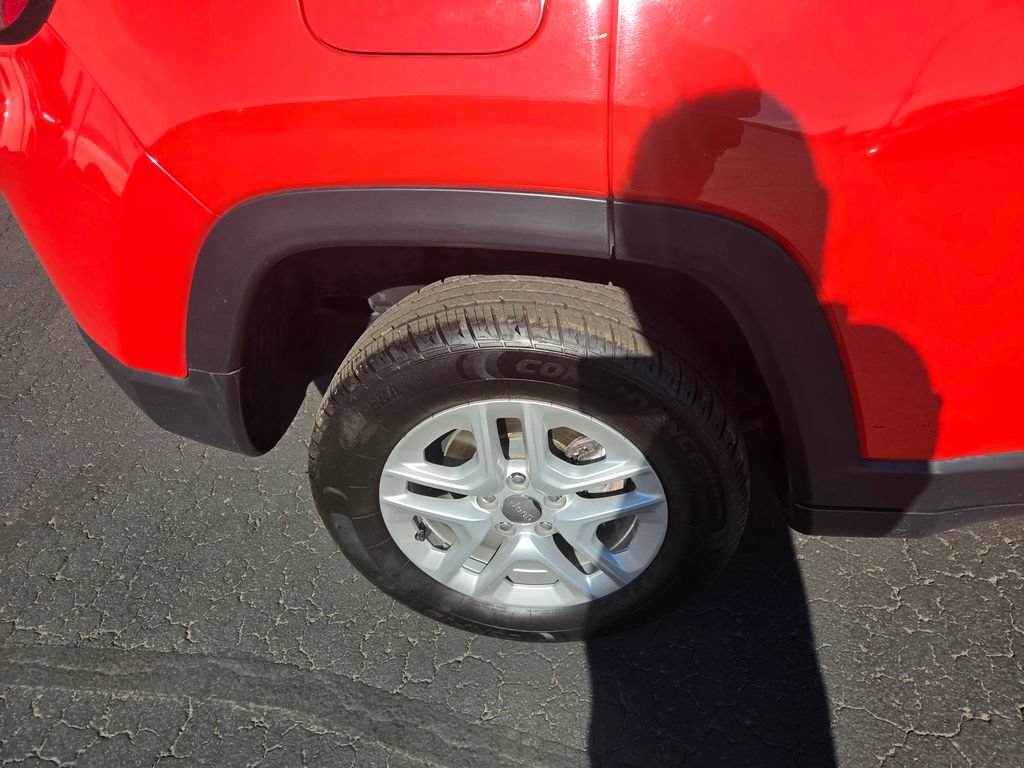 Used 2018 Jeep Compass Sport AWD/4WD image 9