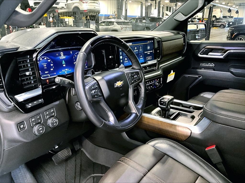 Used 2026 Chevrolet Silverado 1500 High Country AWD/4WD image 8